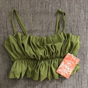 Kortni Jeane ribbed olive oversized ruffle top med